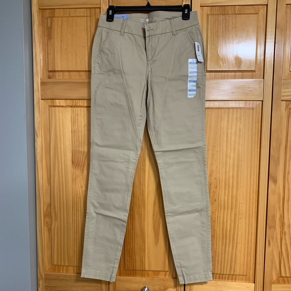 Old navy skinny khakis size 2. NWT
